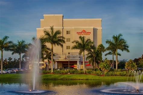 cheap hotel in palm beach area